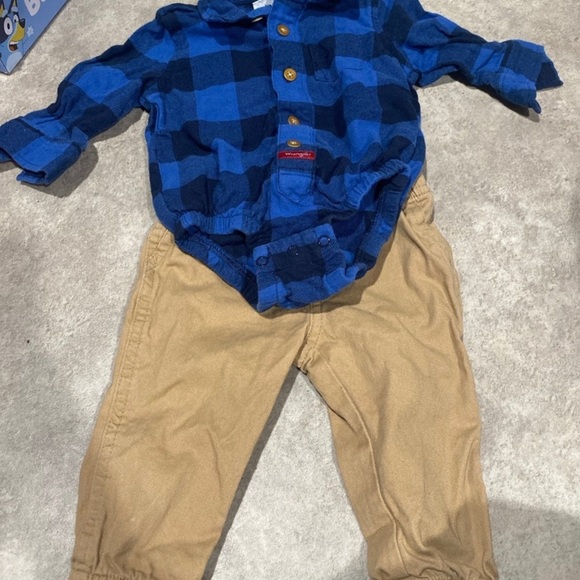 Baby boys wrangler blue plaid button down outfit tan pants sz 9m - Picture 1 of 1